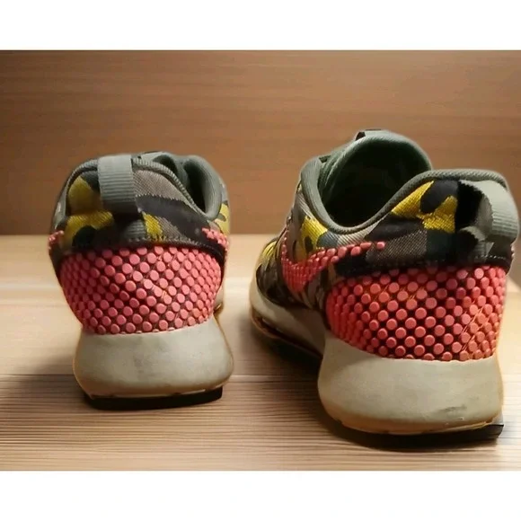 Nike Roshe One Sneakers Print Camo Atomic Pink Shoes Athletic - Picture 6 of 10